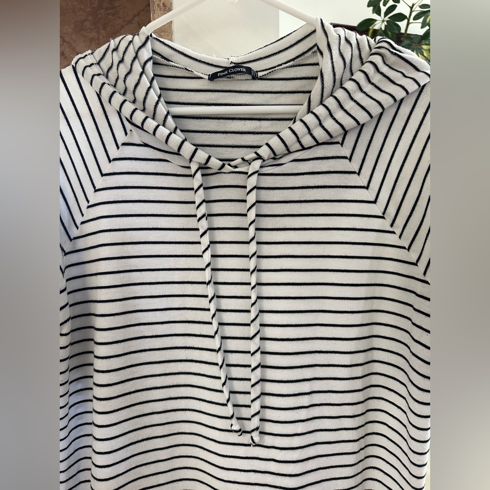 Pink Clover Striped Elbow Length Short-Sleeve Hoodie Shirt White & Black Size XL - Picture 2 of 6
